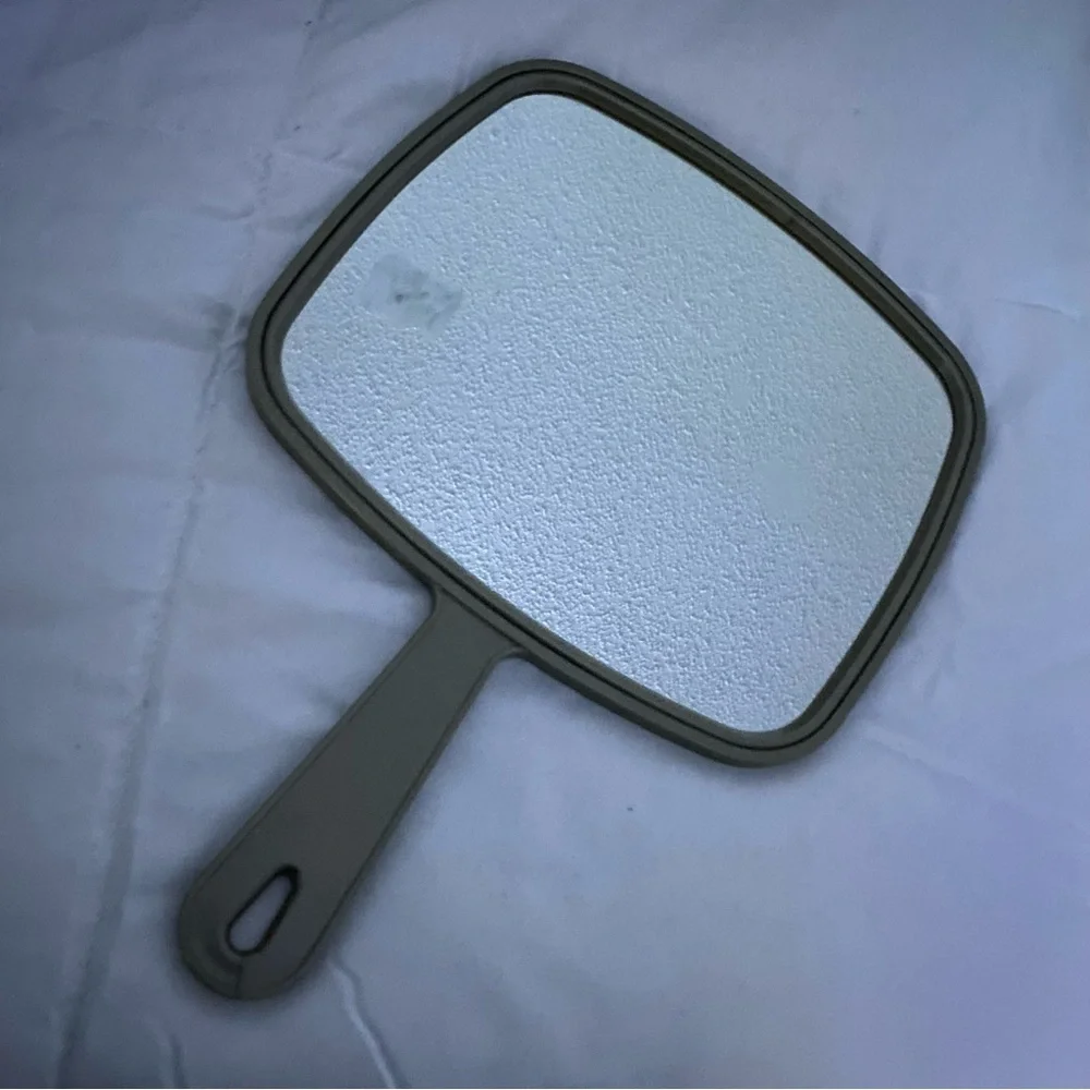 2 Hand Mirrors
